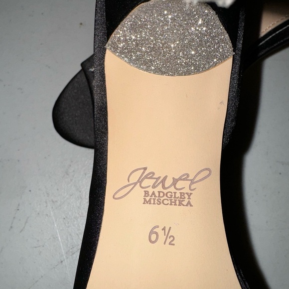 Jewel Badgley Mischka | Melvina Crystal Embellished Half d'Orsay Pump - Picture 3 of 5